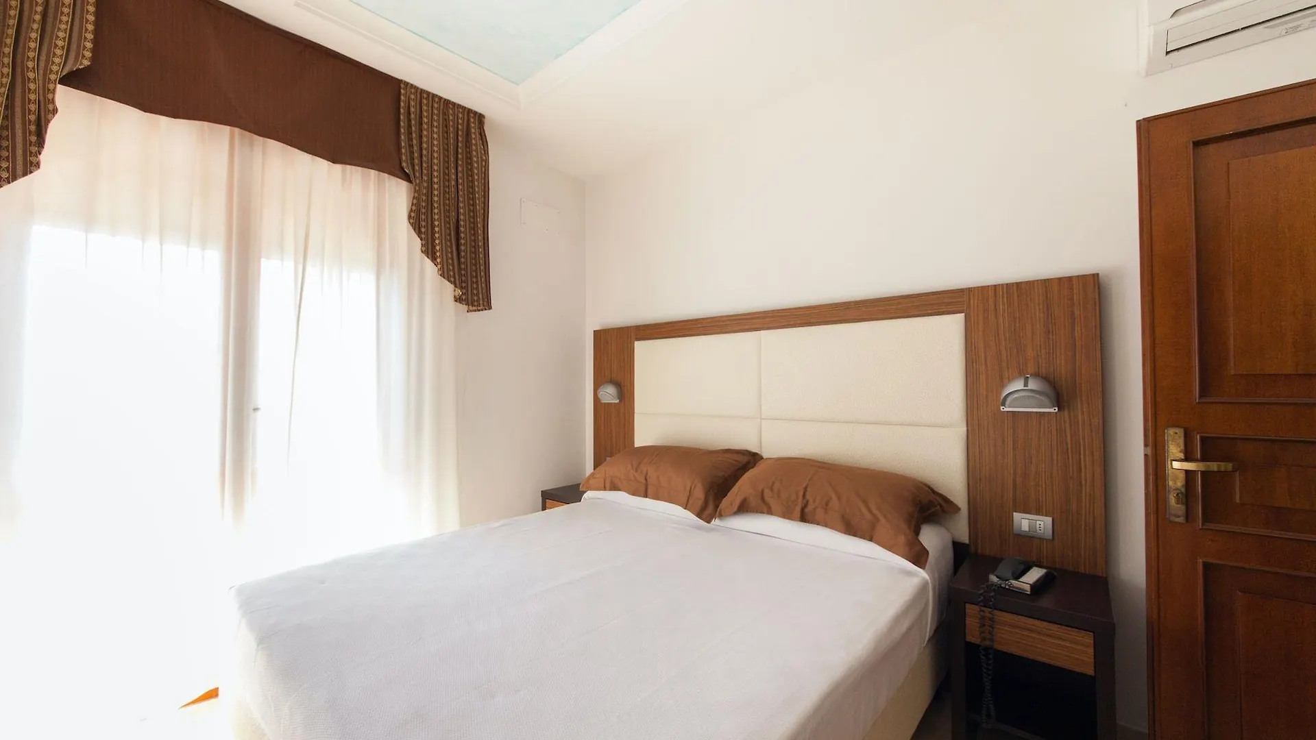 Hotel Palos Rimini 3*,  Italy